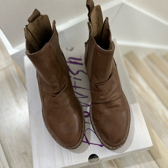 Blowfish Malibu Women's Redsen-2 Chelsea Boot - Picture 2 of 7